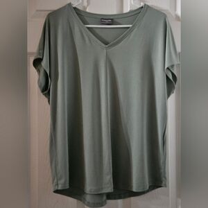 NWOT 32° Cool High-Low Top
